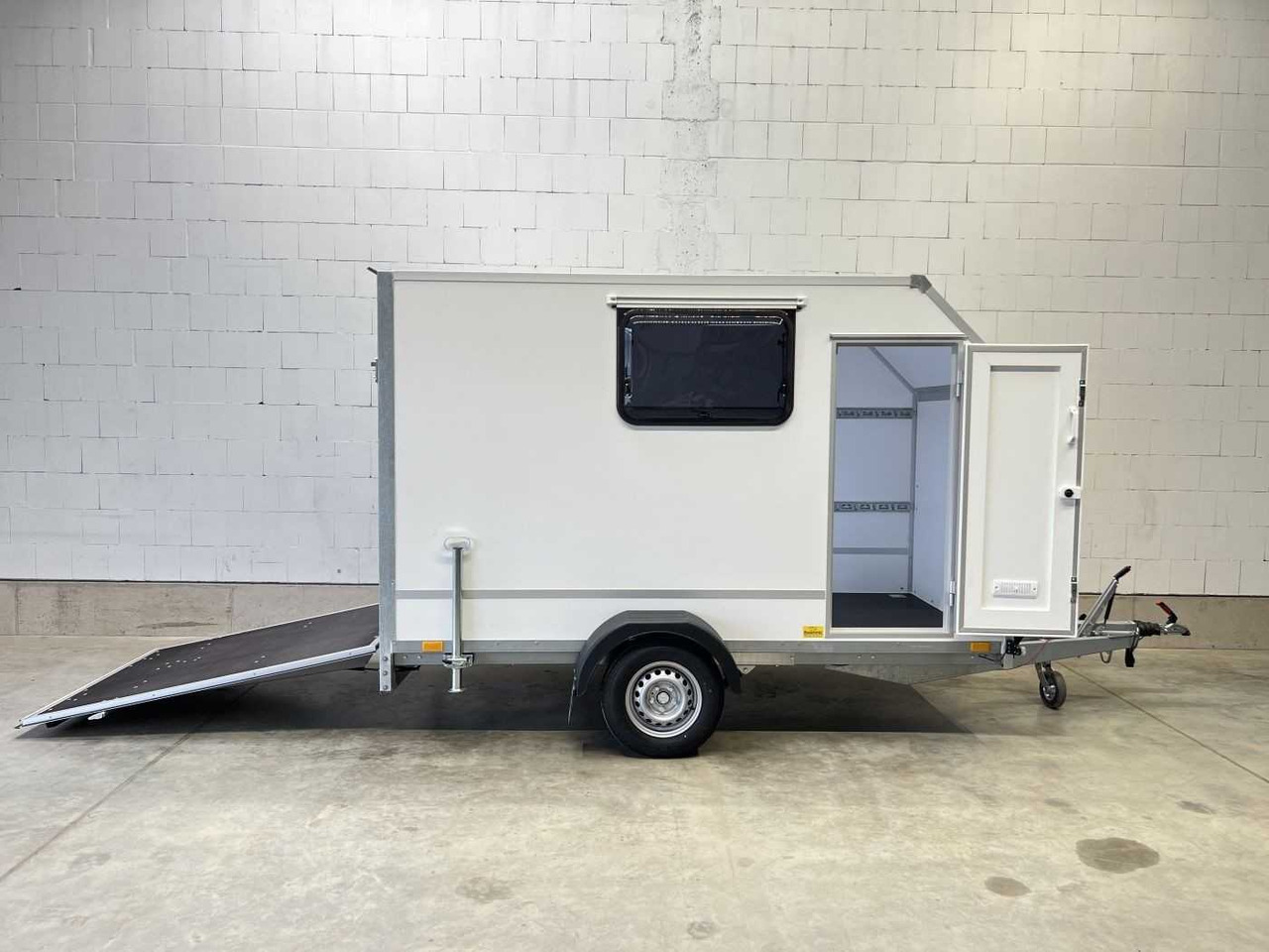 BLYSS F1330HD Seitentür,Fenster,Aero Kofferanhänger - Закритий кузов причіп: фото 2 BLYSS F1330HD Seitentür,Fenster,Aero Kofferanhänger - Закритий кузов причіп: фото 2