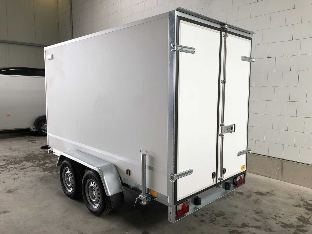 BLYSS F2030HTD Seitentür Kofferanhänger - Закритий кузов причіп: фото 5 BLYSS F2030HTD Seitentür Kofferanhänger - Закритий кузов причіп: фото 5