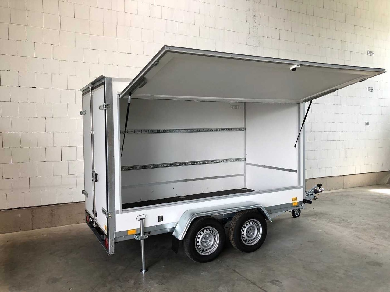 BLYSS F2030HTD VKL Kofferanhänger - Закритий кузов причіп: фото 2 BLYSS F2030HTD VKL Kofferanhänger - Закритий кузов причіп: фото 2