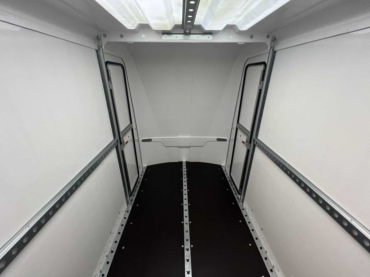 Новий Закритий кузов причіп BRIAN_JAMES Box Van 600-3016-27-2-12-B Kofferanhänger: фото 22