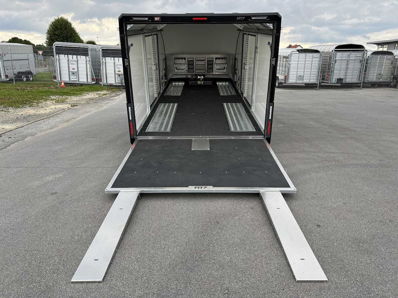 Новий Автовоз причіп BRIAN_JAMES Race Transporter 7 Autotransporter geschlossen: фото 17