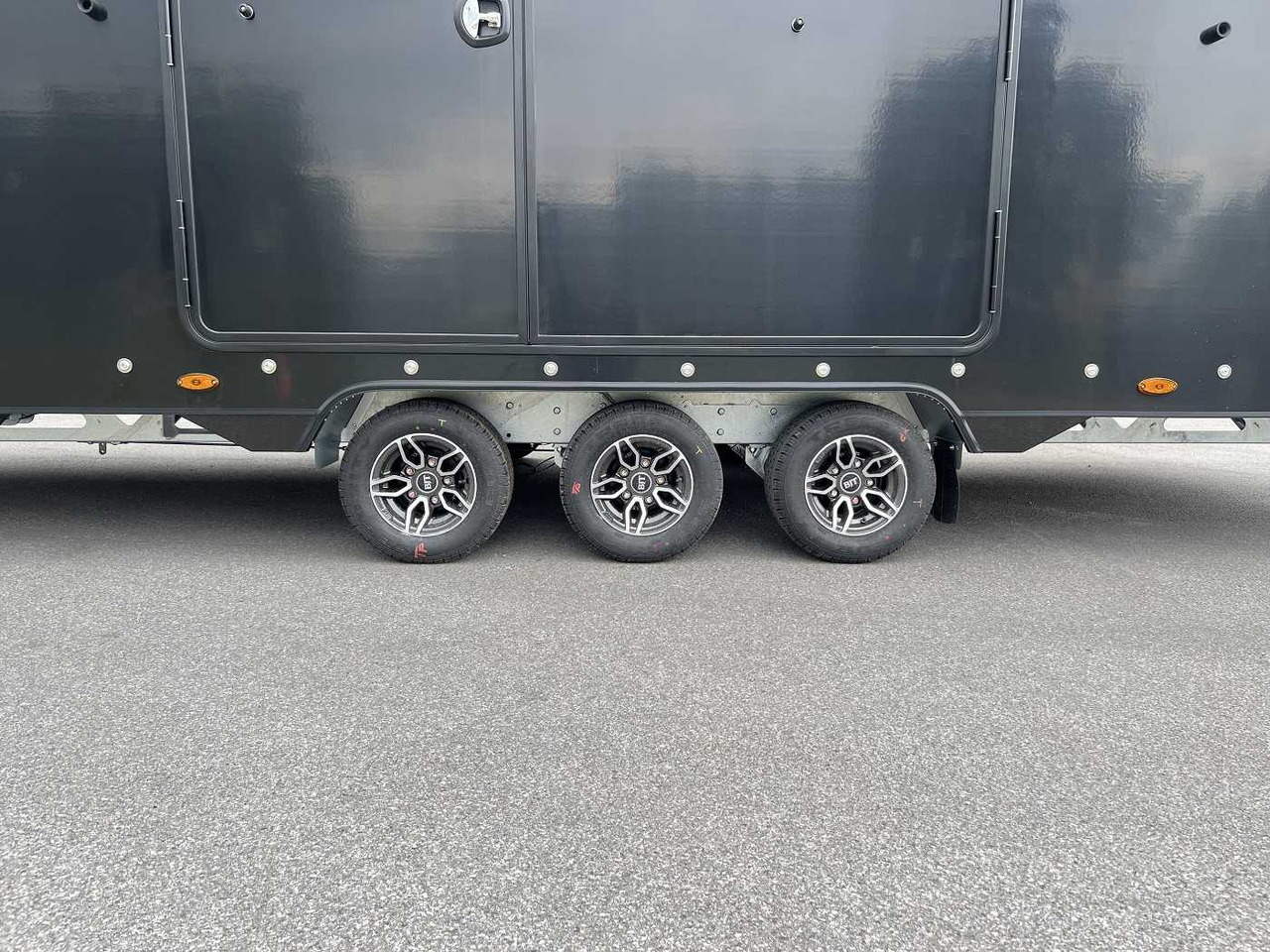 Новий Автовоз причіп BRIAN_JAMES Race Transporter 7 Autotransporter geschlossen: фото 25