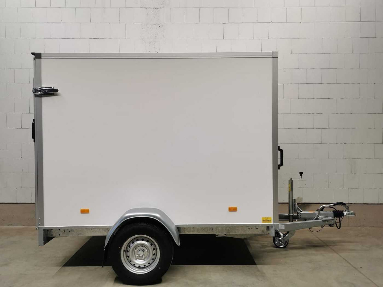 HAPERT Sapphire L-1 Rampe Kofferanhänger - Закритий кузов причіп: фото 2 HAPERT Sapphire L-1 Rampe Kofferanhänger - Закритий кузов причіп: фото 2