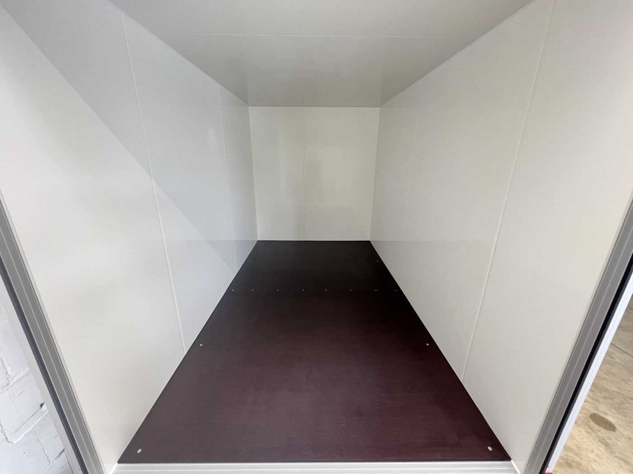 UNSINN UKH 3017-30-14 Kofferanhänger Hochlader - Причеп для легкових автомобілів: фото 4 UNSINN UKH 3017-30-14 Kofferanhänger Hochlader - Причеп для легкових автомобілів: фото 4
