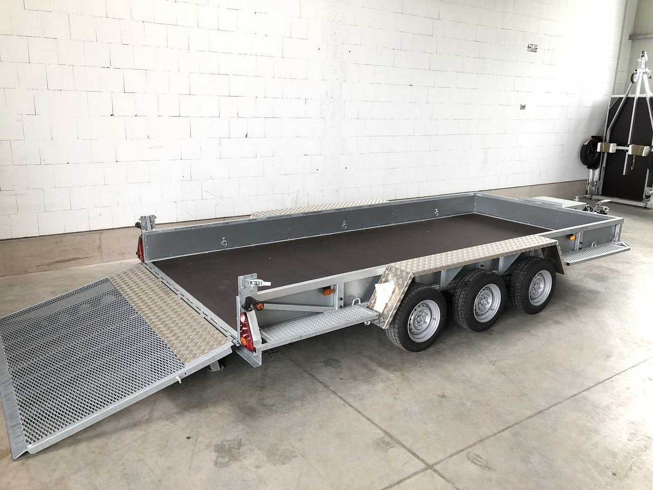 VARIANT 3520 M5 Maschinentransporter - Причіп для перевезення спецтехніки: фото 3 VARIANT 3520 M5 Maschinentransporter - Причіп для перевезення спецтехніки: фото 3