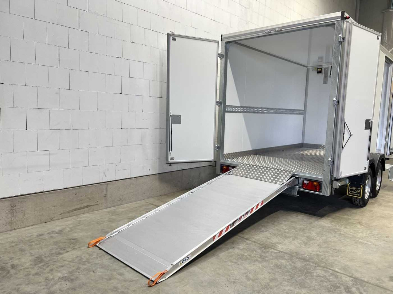 VEZEKO TK C 30.35 KH Rampe ausziehbar Kühlanhänger - Рефрижератор причіп: фото 3 VEZEKO TK C 30.35 KH Rampe ausziehbar Kühlanhänger - Рефрижератор причіп: фото 3