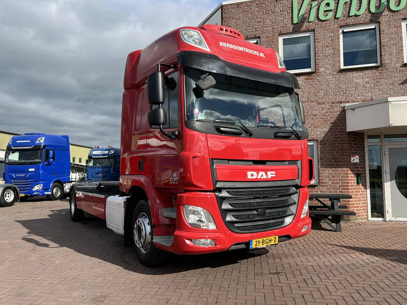 DAF CF 290 4X2 EURO6 SPACECAB RENOVA / VANGMUIL / LAADKLEP / TOP STAAT - Контейнеровоз/ Змінний кузов вантажівка: фото 1 DAF CF 290 4X2 EURO6 SPACECAB RENOVA / VANGMUIL / LAADKLEP / TOP STAAT - Контейнеровоз/ Змінний кузов вантажівка: фото 1