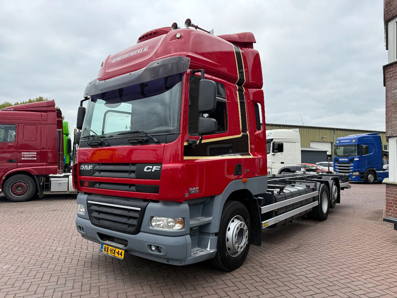 DAF CF 85 CF85-360 6X2 Spacecab Euro5 / Lift axle / Holland Truck - Вантажівка шасі: фото 2 DAF CF 85 CF85-360 6X2 Spacecab Euro5 / Lift axle / Holland Truck - Вантажівка шасі: фото 2