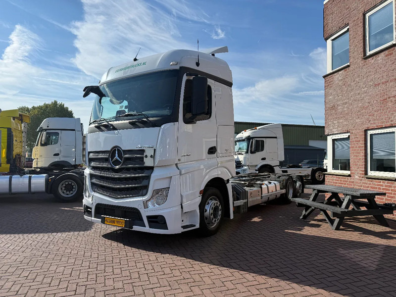 Mercedes-Benz Actros Actros 2542LL 6X2 BDF / ACC / AHK/ TUV 8-2026 / NL TRUCK - Контейнеровоз/ Змінний кузов вантажівка: фото 2 Mercedes-Benz Actros Actros 2542LL 6X2 BDF / ACC / AHK/ TUV 8-2026 / NL TRUCK - Контейнеровоз/ Змінний кузов вантажівка: фото 2