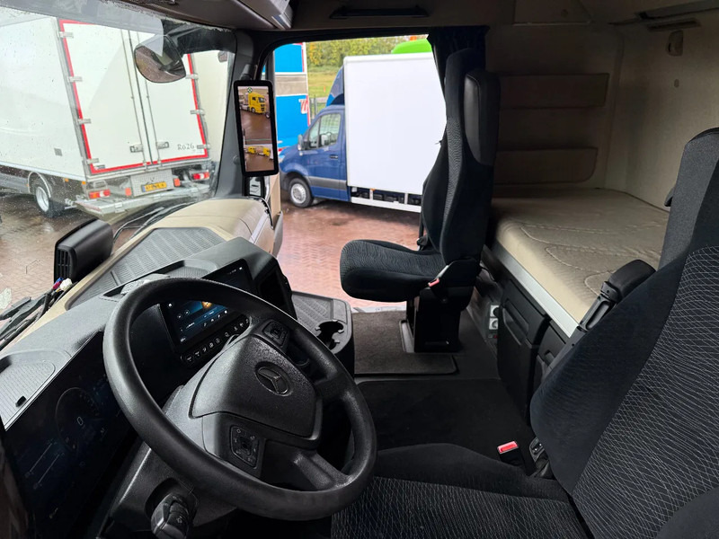 Mercedes-Benz Actros Actros 1845LS 4X2 Gigaspace / Mirrorcams / Full Mercedes service / NL-Truck - Тягач: фото 4 Mercedes-Benz Actros Actros 1845LS 4X2 Gigaspace / Mirrorcams / Full Mercedes service / NL-Truck - Тягач: фото 4