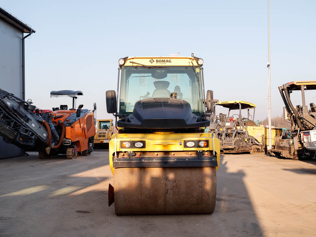 BOMAG BW 174 AP-4v - Дорожній каток: фото 3 BOMAG BW 174 AP-4v - Дорожній каток: фото 3