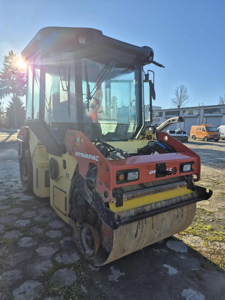 DYNAPAC CC 234HF - Дорожній каток: фото 2 DYNAPAC CC 234HF - Дорожній каток: фото 2