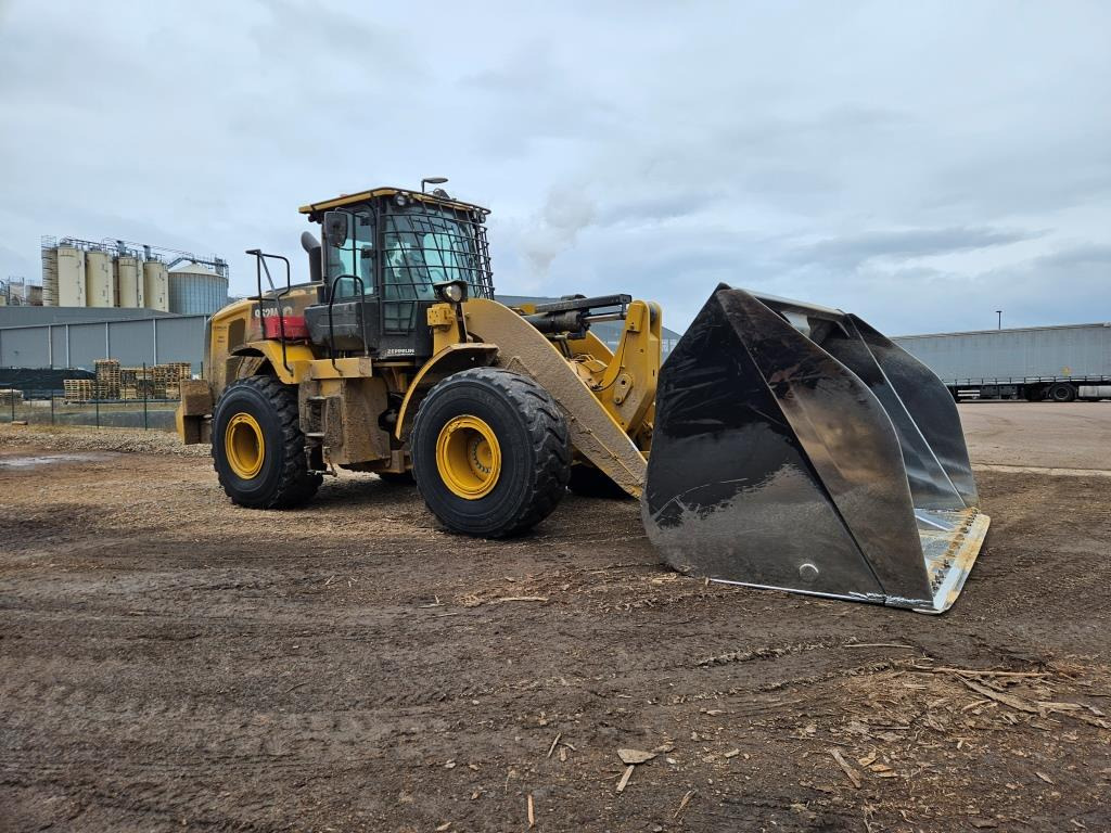 CATERPILLAR - Колісний навантажувач: фото 1 CATERPILLAR - Колісний навантажувач: фото 1