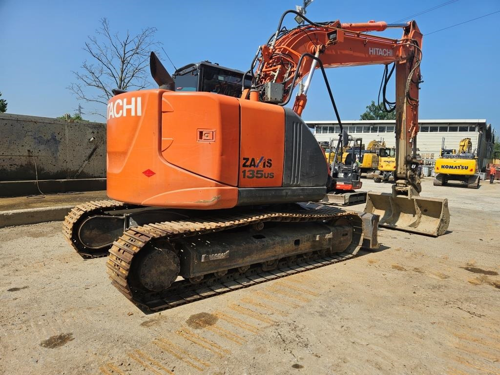 HITACHI ZX 135 US - Гусеничний екскаватор: фото 5 HITACHI ZX 135 US - Гусеничний екскаватор: фото 5