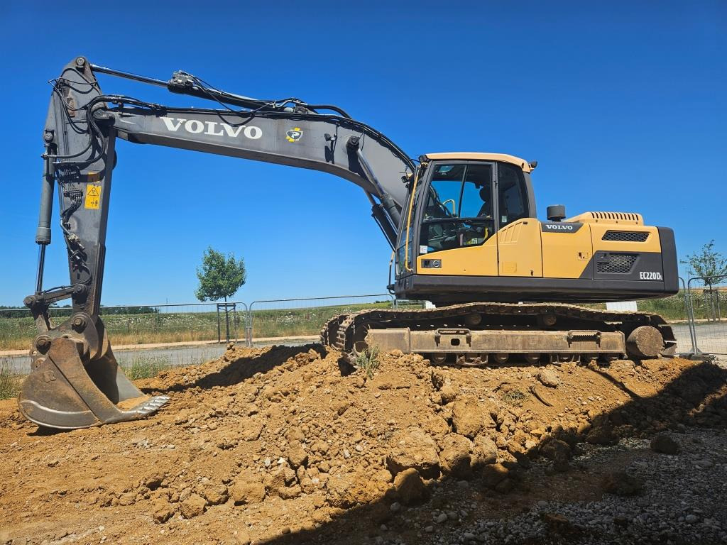 VOLVO EC 220 DL - Гусеничний екскаватор: фото 1 VOLVO EC 220 DL - Гусеничний екскаватор: фото 1