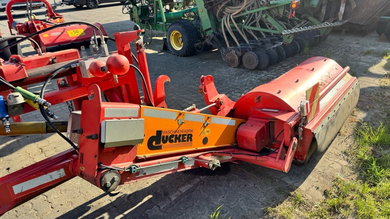 Dücker USM 15 VR4 - Косарка-подрібнювач: фото 1 Dücker USM 15 VR4 - Косарка-подрібнювач: фото 1