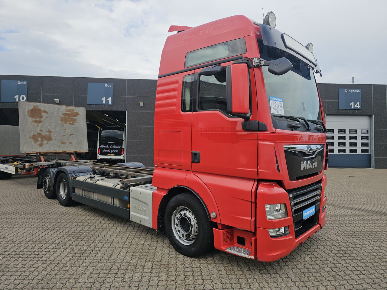 MAN TGX 26.500 with trailer - Контейнеровоз/ Змінний кузов вантажівка: фото 2 MAN TGX 26.500 with trailer - Контейнеровоз/ Змінний кузов вантажівка: фото 2