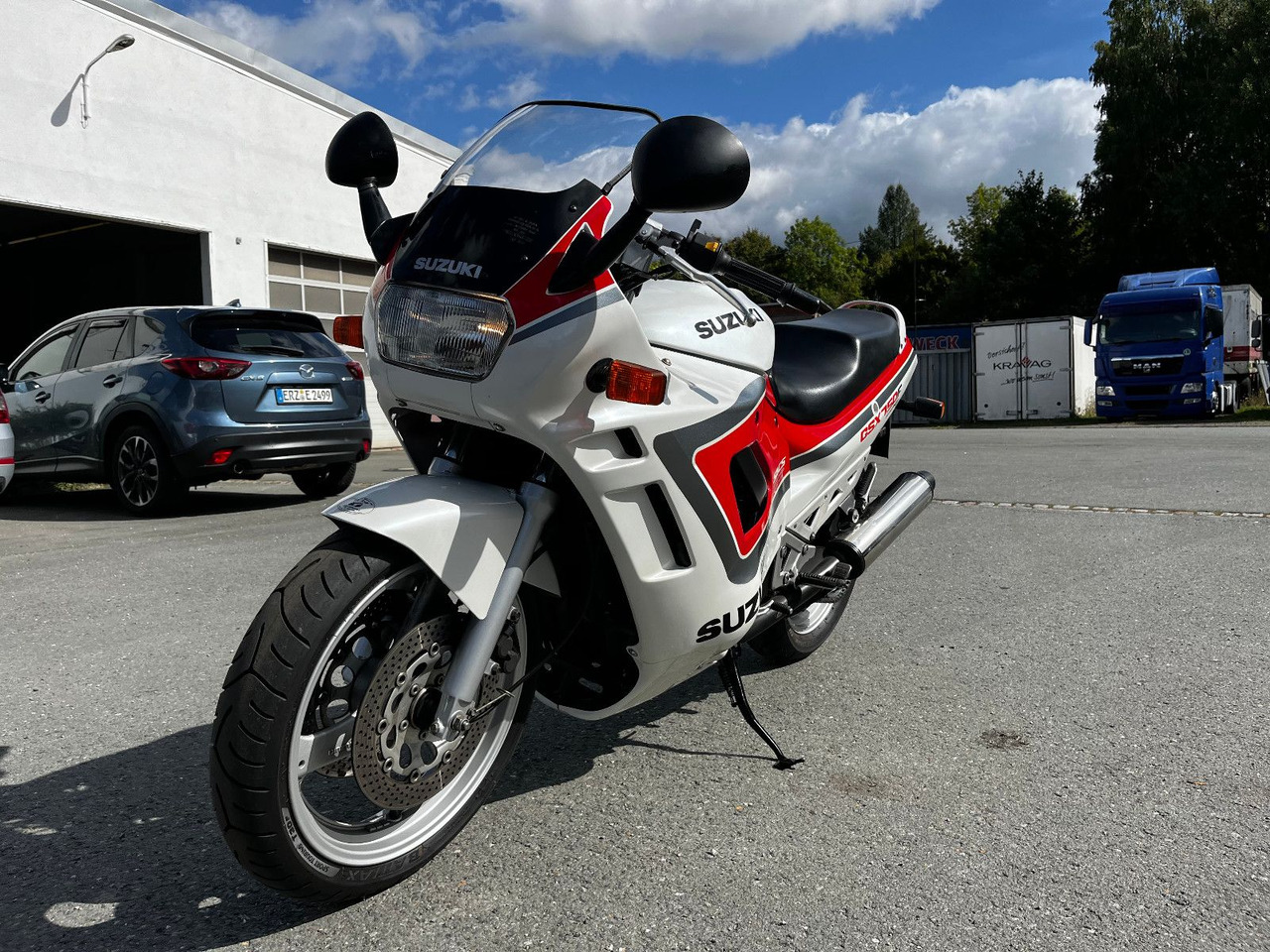 Suzuki GSX 750 - Мотоцикл: фото 2 Suzuki GSX 750 - Мотоцикл: фото 2