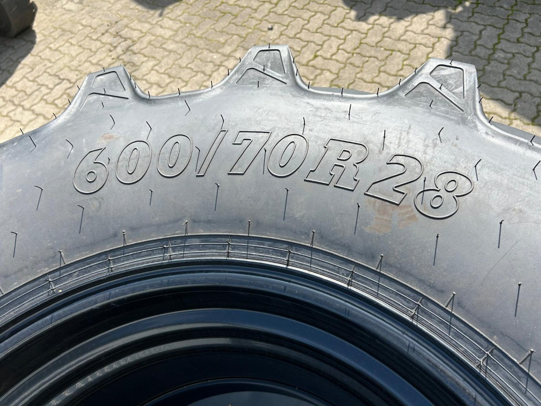 BKT 600/70R28 - 2 Stück - Шини і диски в категорії Сільськогосподарська техніка: фото 4 BKT 600/70R28 - 2 Stück - Шини і диски в категорії Сільськогосподарська техніка: фото 4