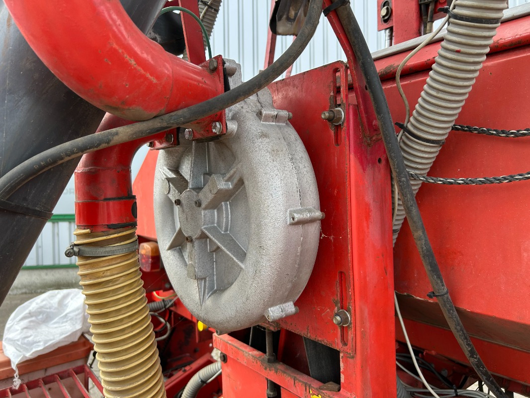 Becker Aeromat 6 - Сівалка: фото 3 Becker Aeromat 6 - Сівалка: фото 3