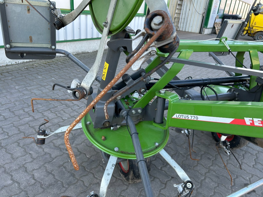 Fendt Lotus 770 - Сіноворушилка: фото 2 Fendt Lotus 770 - Сіноворушилка: фото 2