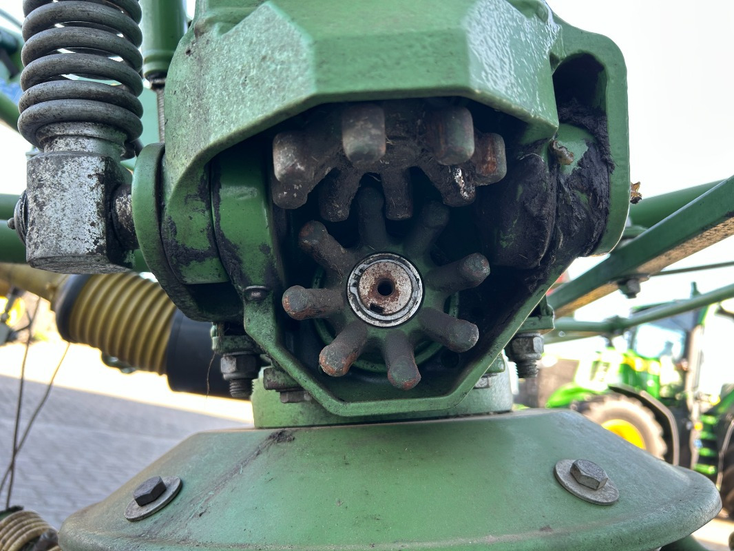 Krone KW 7.92 - Сіноворушилка: фото 4 Krone KW 7.92 - Сіноворушилка: фото 4