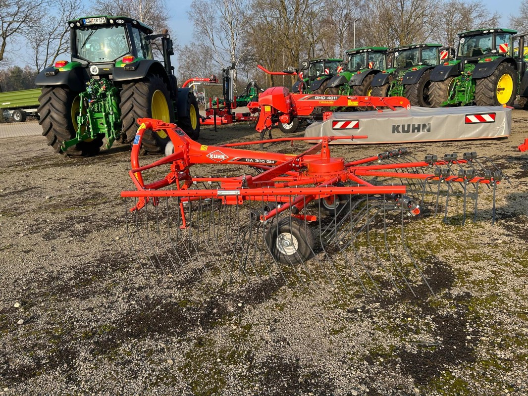 Kuhn GA 300 GM - Сіноворушилка: фото 5 Kuhn GA 300 GM - Сіноворушилка: фото 5