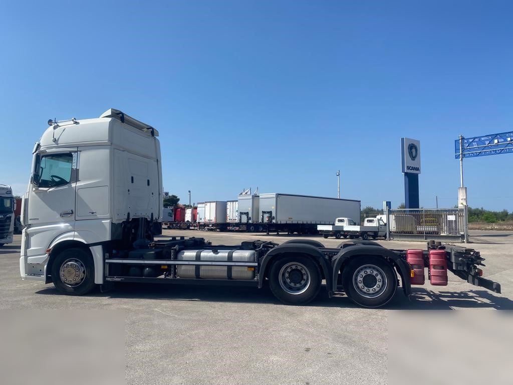 MERCEDES-BENZ ACTROS 2545 - Вантажівка шасі: фото 4 MERCEDES-BENZ ACTROS 2545 - Вантажівка шасі: фото 4