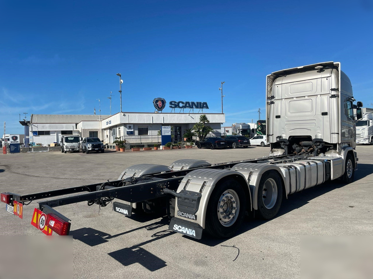 SCANIA R580 - Вантажівка шасі: фото 4 SCANIA R580 - Вантажівка шасі: фото 4