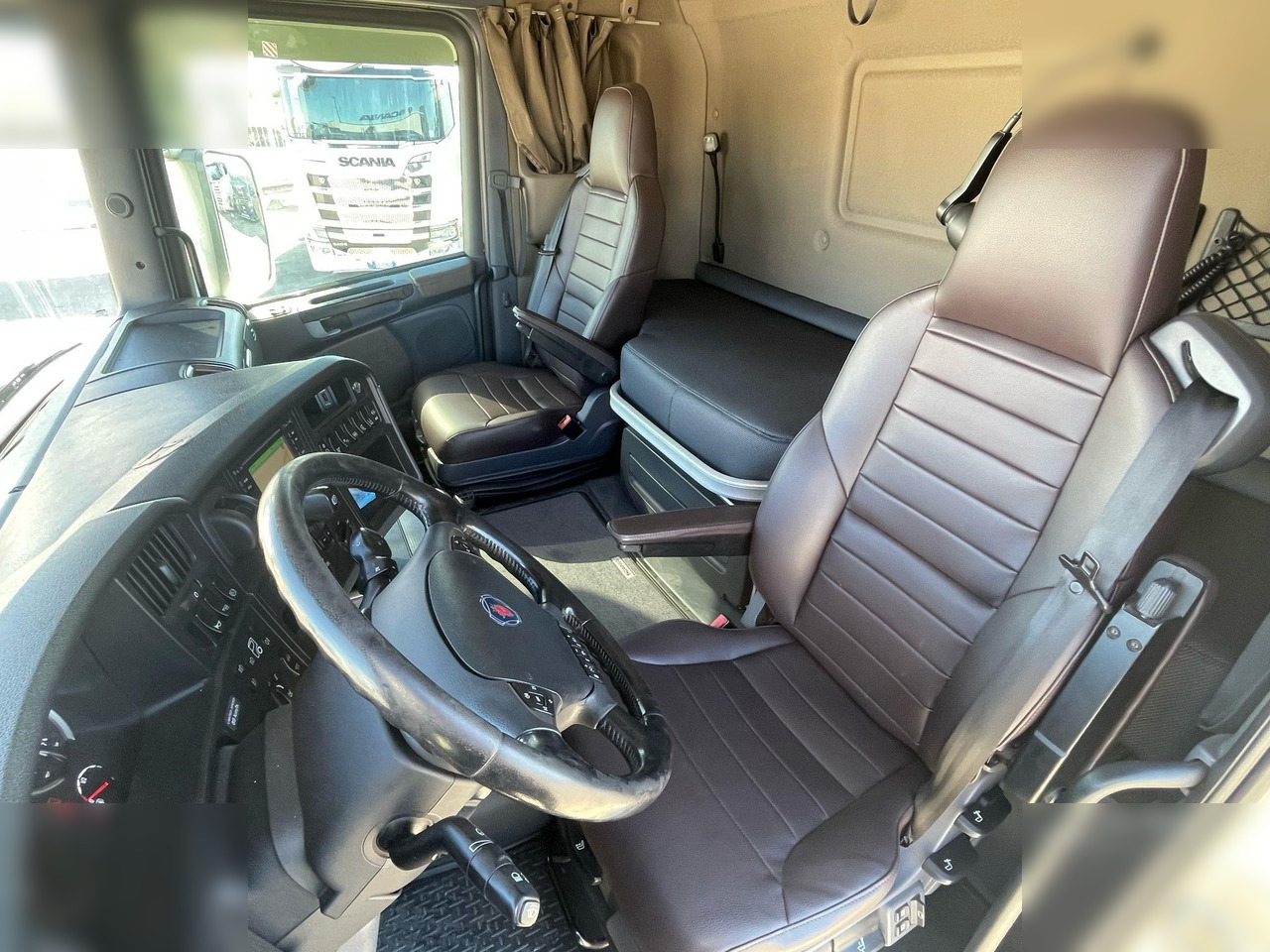 SCANIA R580 - Вантажівка шасі: фото 5 SCANIA R580 - Вантажівка шасі: фото 5