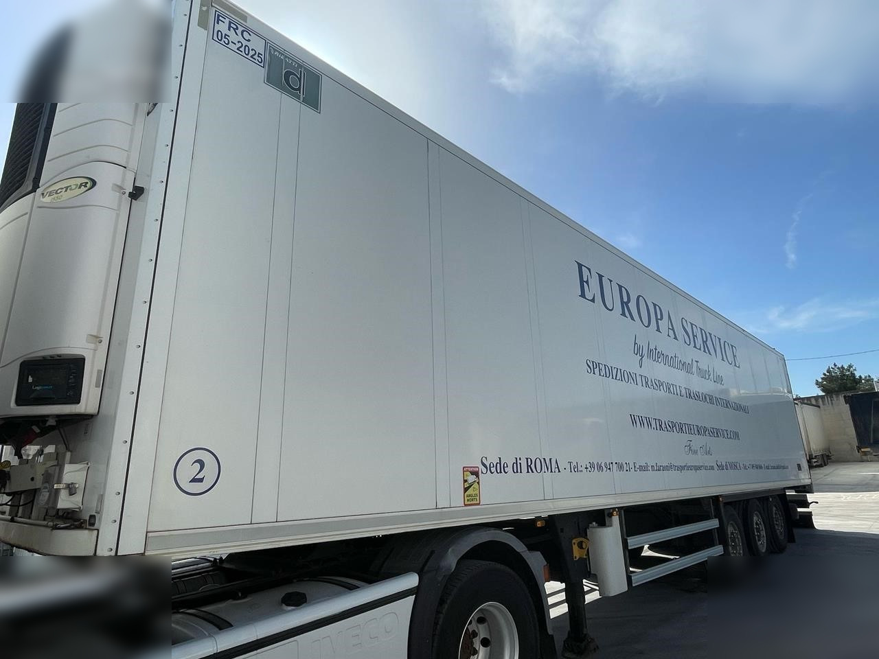 SCHMITZ CARGOBULL - Рефрижератор напівпричіп: фото 1 SCHMITZ CARGOBULL - Рефрижератор напівпричіп: фото 1