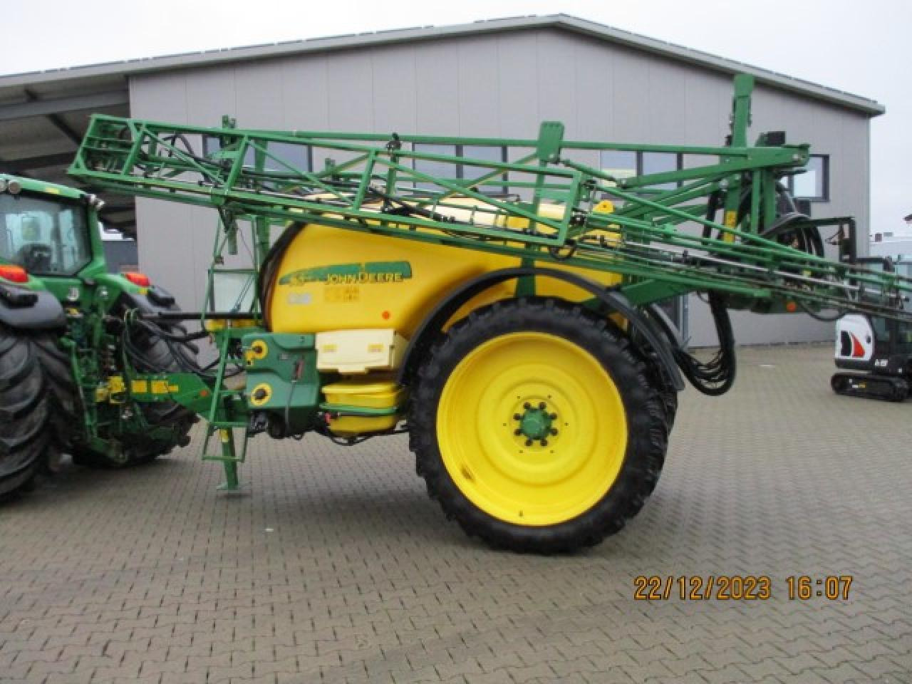 John Deere 740 - Обприскувач причіпний: фото 2 John Deere 740 - Обприскувач причіпний: фото 2