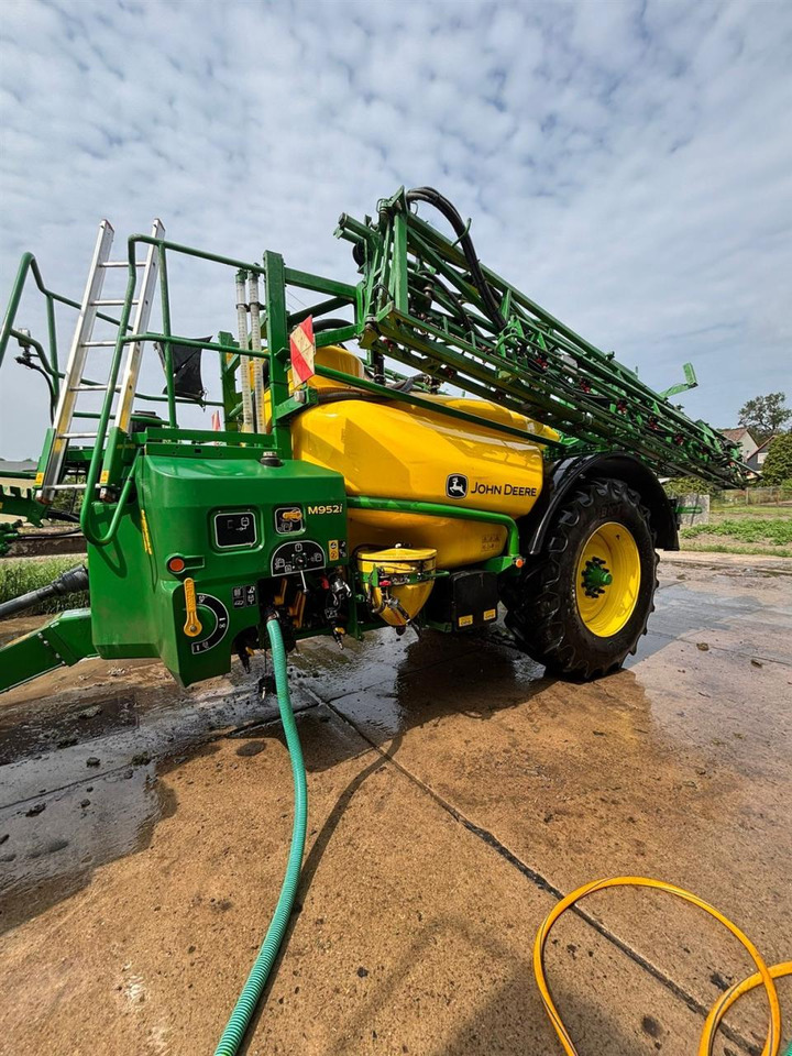 John Deere M952 I - Обприскувач причіпний: фото 1 John Deere M952 I - Обприскувач причіпний: фото 1