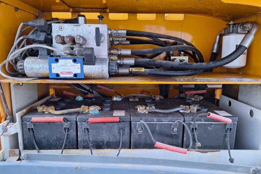 Haulotte Compact 12RTE Electric, 12m Working Height, 450kg - Ножичний підйомник: фото 5 Haulotte Compact 12RTE Electric, 12m Working Height, 450kg - Ножичний підйомник: фото 5