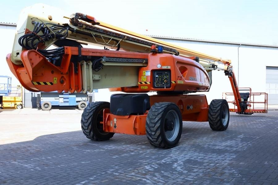 JLG 1250AJP Diesel, 4x4x4 Drive, 40.1m Working Height, - Колінчастий підйомник: фото 2 JLG 1250AJP Diesel, 4x4x4 Drive, 40.1m Working Height, - Колінчастий підйомник: фото 2