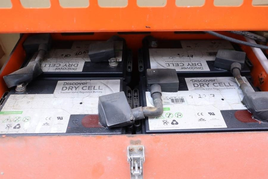 JLG M4069 Hybrid, 14.2m Working Height, 360kg Capacity - Ножичний підйомник: фото 5 JLG M4069 Hybrid, 14.2m Working Height, 360kg Capacity - Ножичний підйомник: фото 5