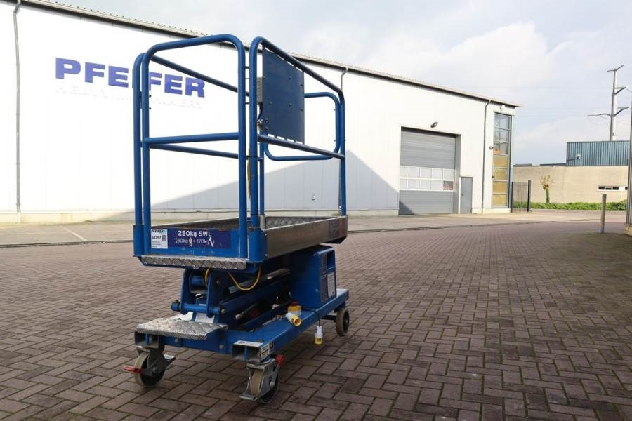 JLG Power Tower Electric, 5.10m Working Height, 250kg - Колінчастий підйомник: фото 2 JLG Power Tower Electric, 5.10m Working Height, 250kg - Колінчастий підйомник: фото 2