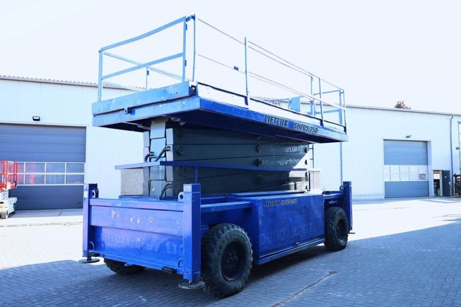 Liftlux SL205-25D Diesel, 4x4 Drive, Hydraulic Deck Extens - Ножичний підйомник: фото 2 Liftlux SL205-25D Diesel, 4x4 Drive, Hydraulic Deck Extens - Ножичний підйомник: фото 2