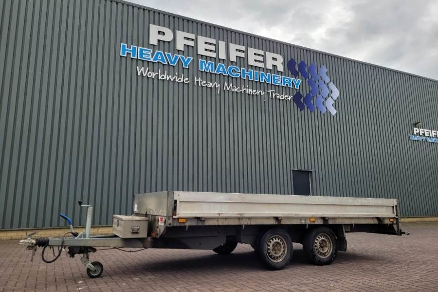 Saris PL1820 2 Axel Trailer - Причеп для легкових автомобілів: фото 1 Saris PL1820 2 Axel Trailer - Причеп для легкових автомобілів: фото 1