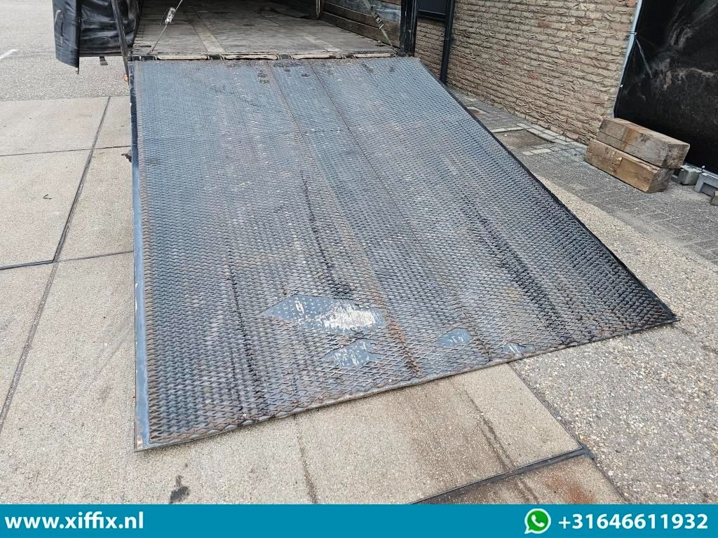 Wiese 3-ass. Semi dieplader met huifopbouw / Wiese 9 tons laadklep - Низькорамна платформа напівпричіп: фото 5 Wiese 3-ass. Semi dieplader met huifopbouw / Wiese 9 tons laadklep - Низькорамна платформа напівпричіп: фото 5