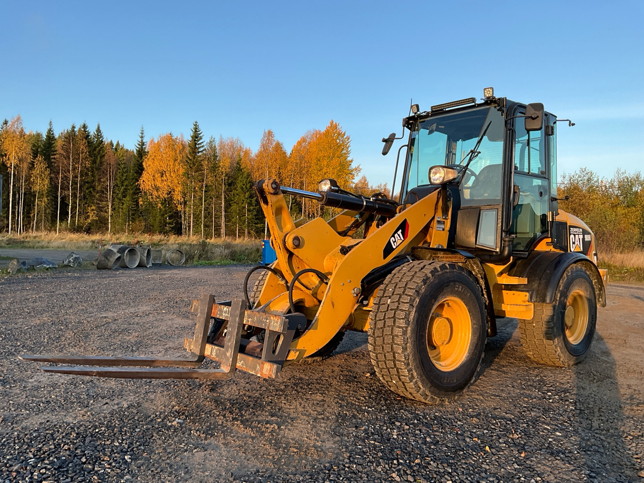 CAT 908H - Колісний навантажувач: фото 1 CAT 908H - Колісний навантажувач: фото 1