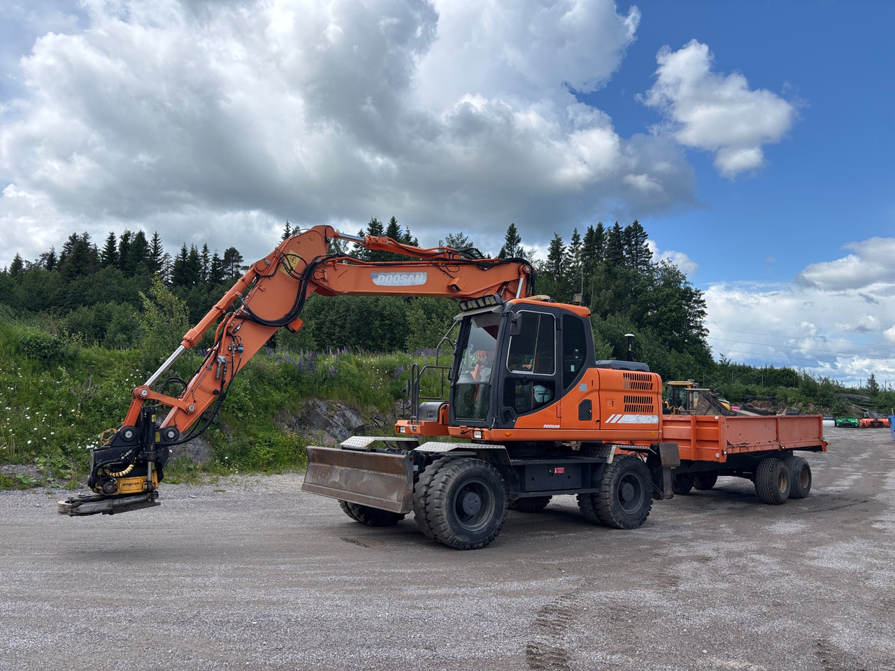 Doosan DX160W-3 - Екскаватор: фото 1 Doosan DX160W-3 - Екскаватор: фото 1