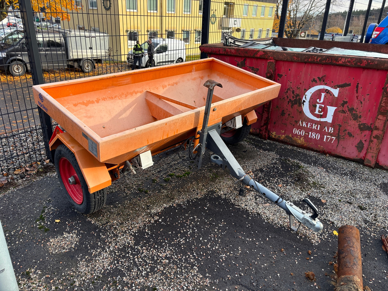 Epoke IT M60 - Розкидач піску і cолі: фото 1 Epoke IT M60 - Розкидач піску і cолі: фото 1