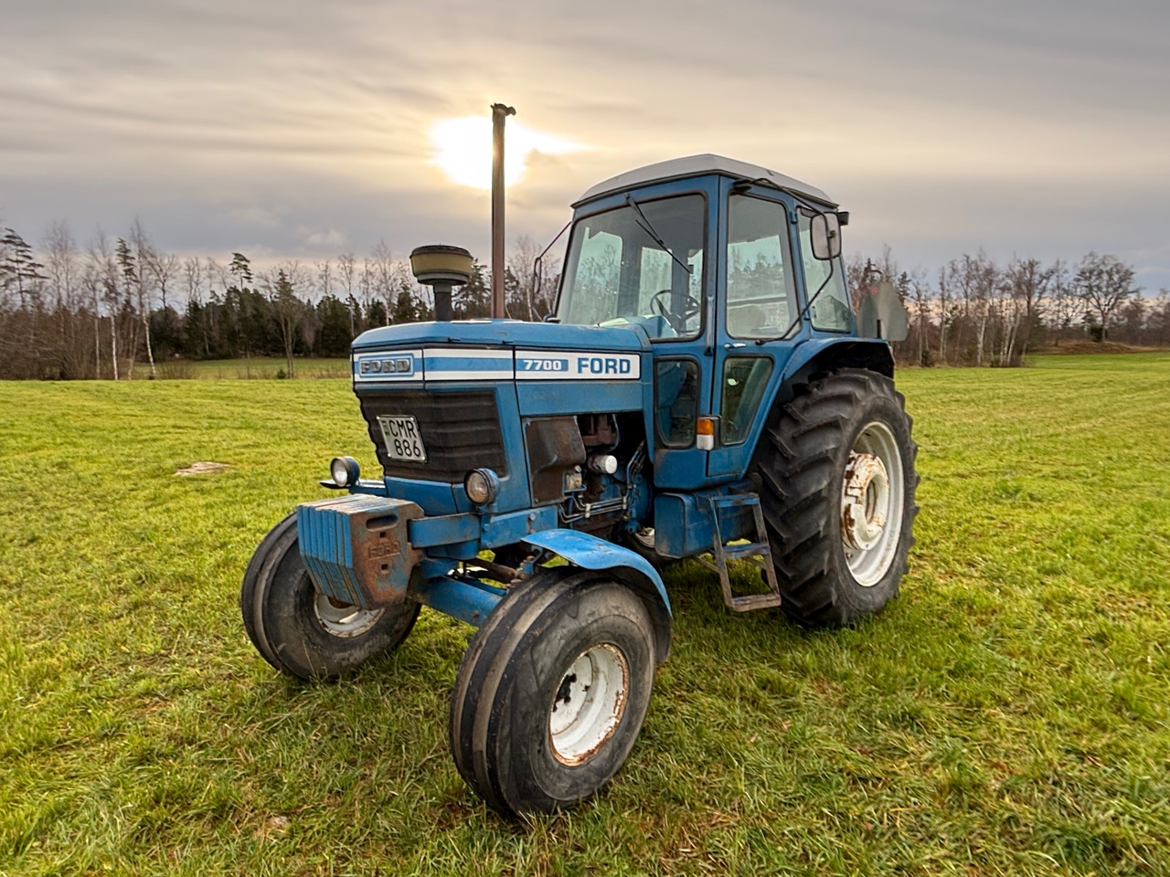 Ford 7700 - Трактор: фото 1 Ford 7700 - Трактор: фото 1