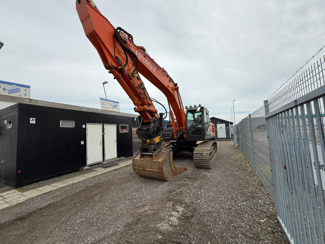 Hitachi ZX300LC-6 - Екскаватор: фото 1 Hitachi ZX300LC-6 - Екскаватор: фото 1