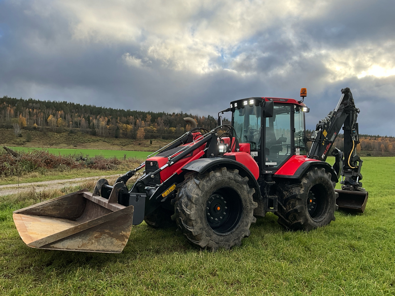 Huddig 1260E - Екскаватор-навантажувач: фото 1 Huddig 1260E - Екскаватор-навантажувач: фото 1