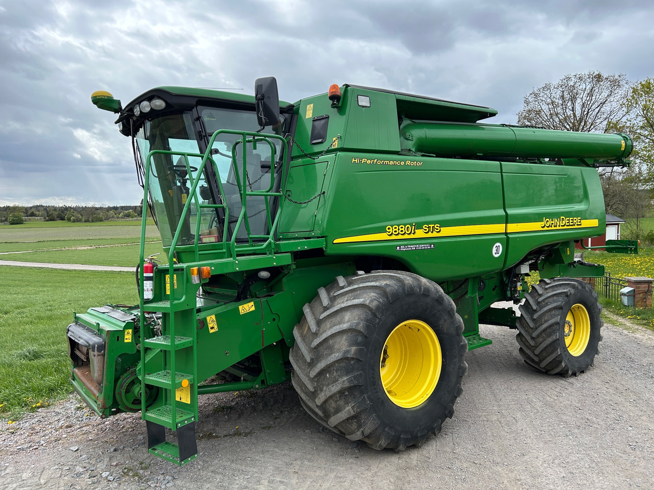 John Deere 9880i STS - Зернозбиральний комбайн: фото 1 John Deere 9880i STS - Зернозбиральний комбайн: фото 1