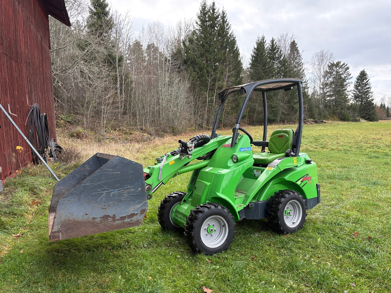 Avant 420 - Комунальна/ Спеціальна техніка: фото 1 Avant 420 - Комунальна/ Спеціальна техніка: фото 1