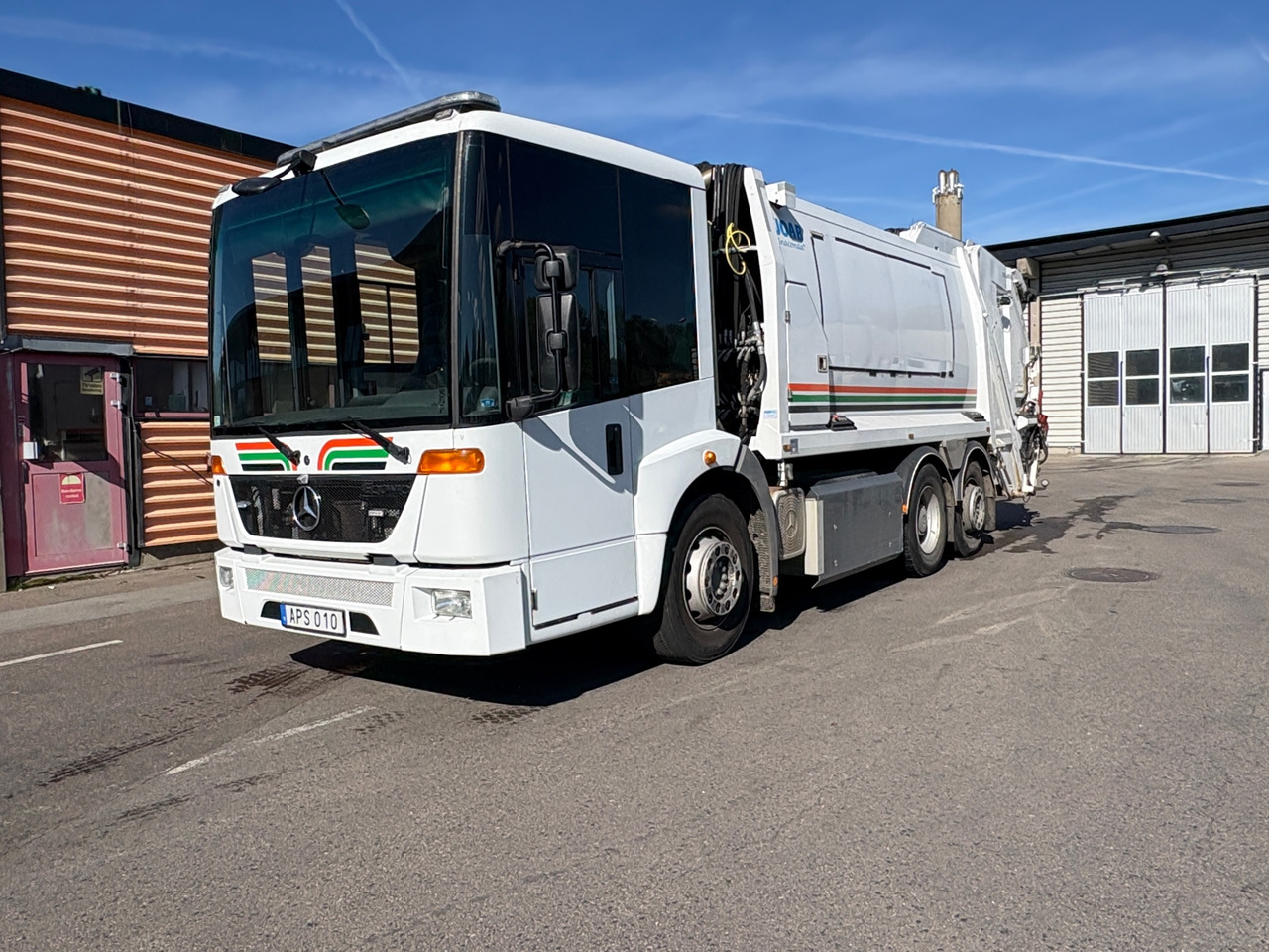 Mercedes-Benz Econic - Сміттєвози: фото 1 Mercedes-Benz Econic - Сміттєвози: фото 1