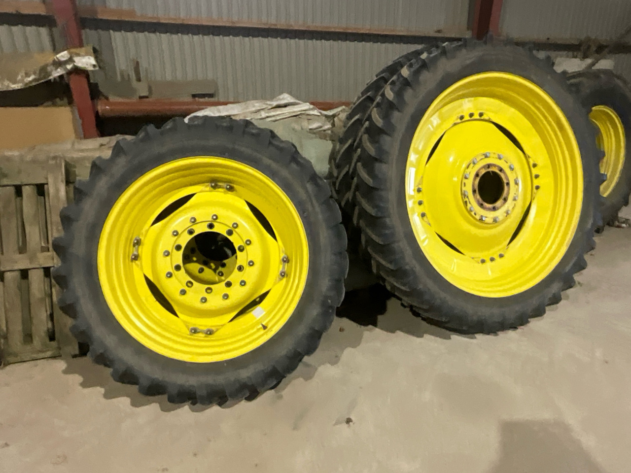 Michelin 320/90 R54, 320/85 R38 - Шина в категорії Сільськогосподарська техніка: фото 1 Michelin 320/90 R54, 320/85 R38 - Шина в категорії Сільськогосподарська техніка: фото 1